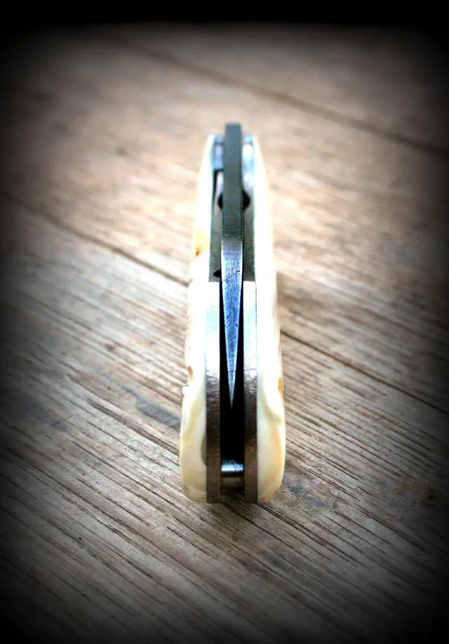 Couteau pliant le "Det"